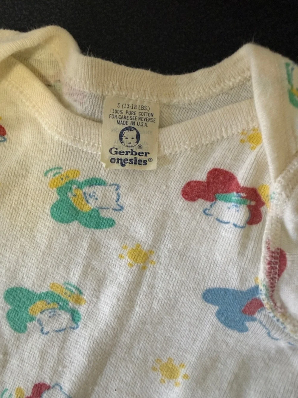 Gerber Cream Short-Sleeve Onesie with Red, Green, Blue Print 90’s